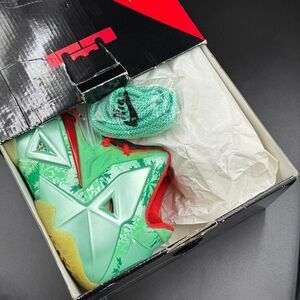 Nike LeBron 11 'Christmas'